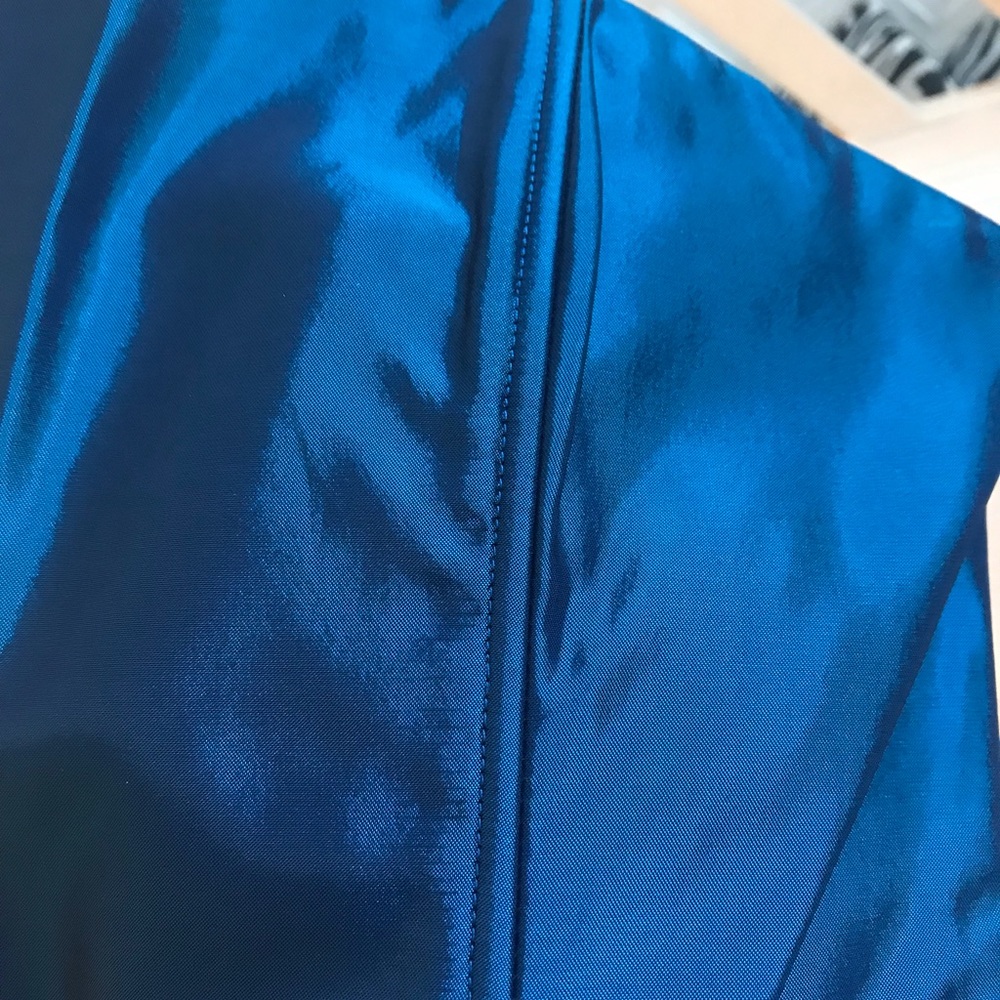 “Jessica McClintock” Blue Iridescent 2-Piece! - Picture 3 of 5